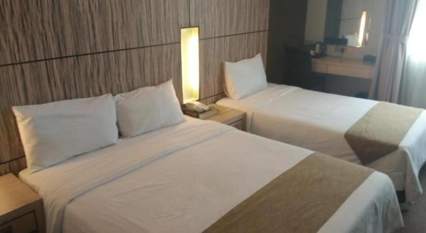 Grand Medallion Hotel Kuching Exterior foto