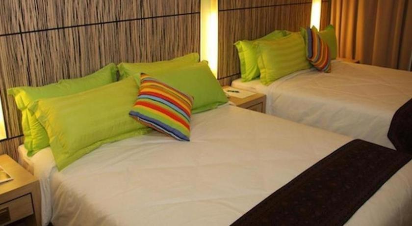 Grand Medallion Hotel Kuching Exterior foto