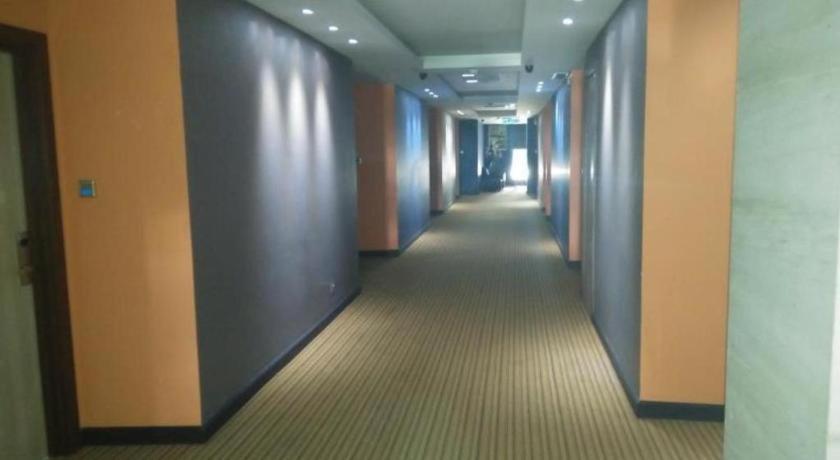Grand Medallion Hotel Kuching Exterior foto