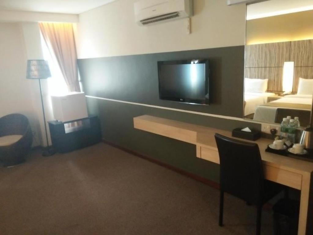 Grand Medallion Hotel Kuching Exterior foto