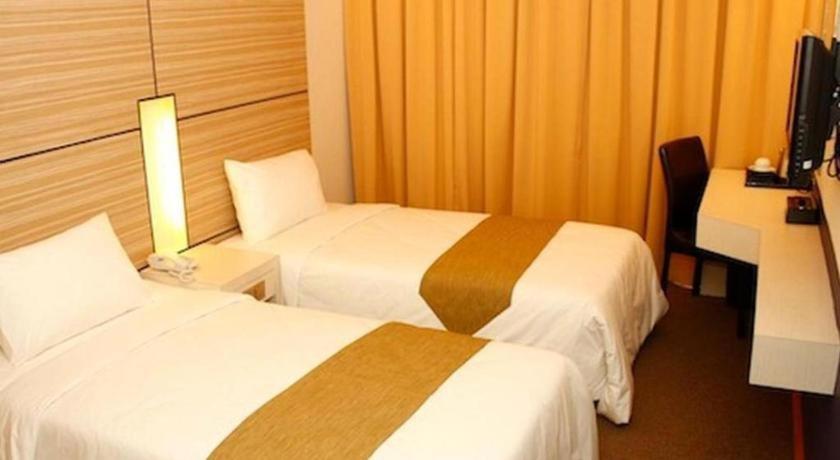Grand Medallion Hotel Kuching Exterior foto